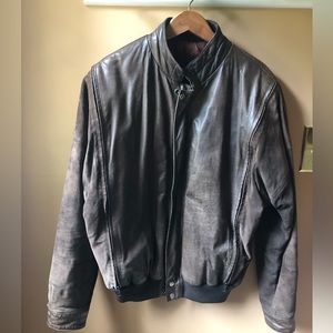 Vintage Men’s large brown bomber jacket.